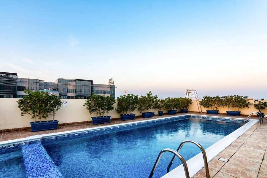 10 pool 01. jpg