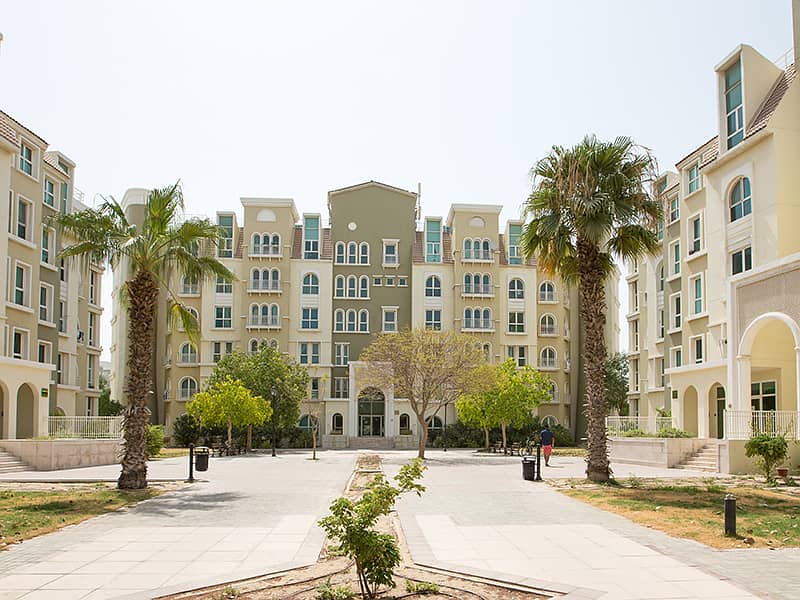 2 B/R | Close to Metro | 2 B/R | Close to Metro |