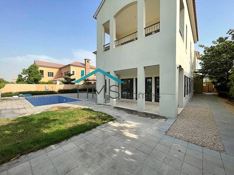 Huge Villa | Golf Course View | Big Plot Huge Villa | Golf Course View | Big Plot