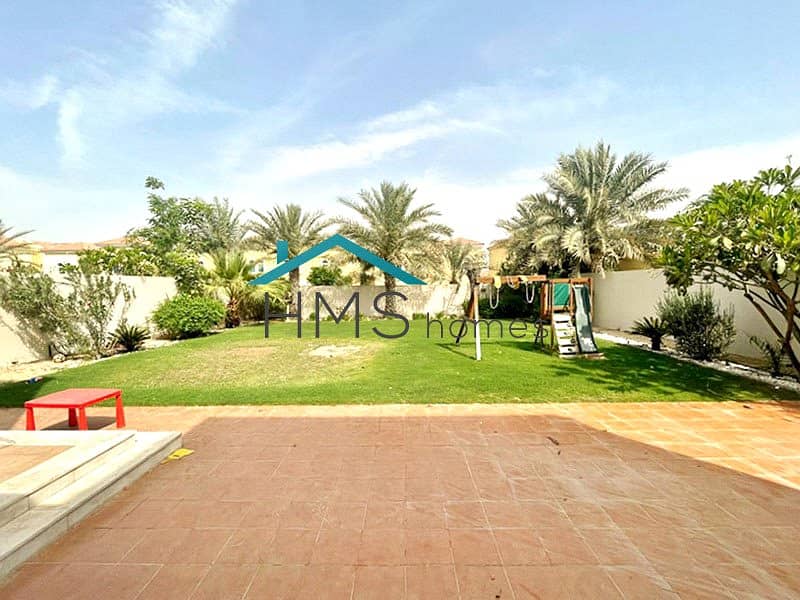 HUGE PLOT | AVAILABLE 1ST WEEK JUNE | WELL MAINTAINED HUGE PLOT | AVAILABLE 1ST WEEK JUNE | WELL MAINTAINED