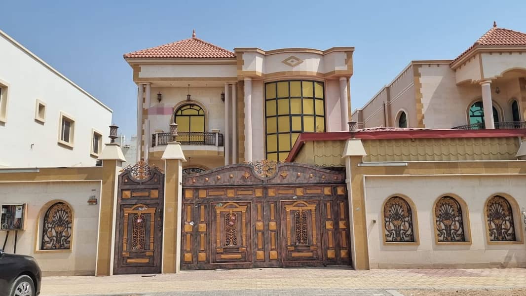Luxurious villa for sale, excellent location, Ajman Al Mowaihat 2, with electricity, water and air conditioners, residential and commercial
