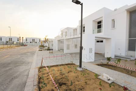 Middle Unit | Single Row | View Today | 4 Chqs Middle Unit | Single Row | View Today | 4 Chqs