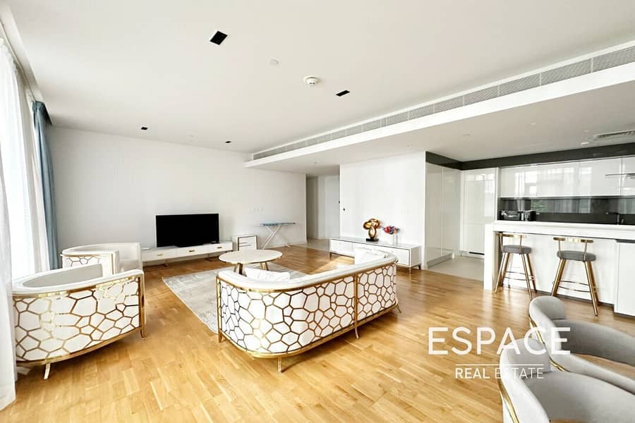 Vacant | Luxury Living | Furnished Vacant | Luxury Living | Furnished