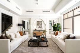 Upgraded Triplex | Old Town Island | Exclusive