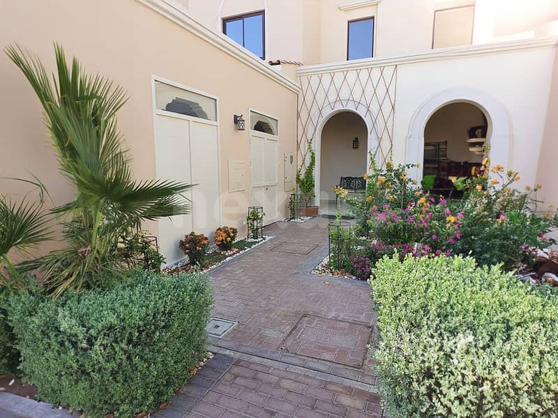 STUNNING UPGRADES | VACANT | 3+MAID'S + STUDY STUNNING UPGRADES | VACANT | 3+MAID'S + STUDY