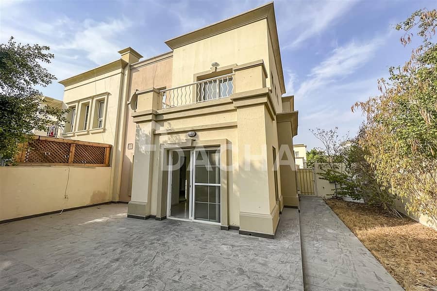 Vacant / View Within 1 Hour / Backing Lake Vacant / View Within 1 Hour / Backing Lake