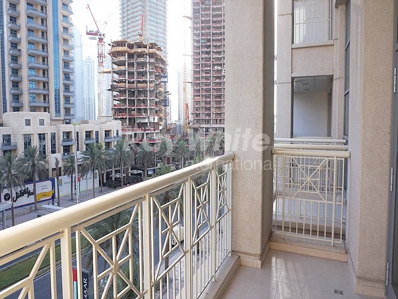 Beautiful 1BR with Partial Fountain View
