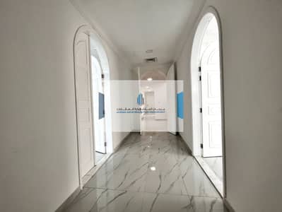 فیلا 8 غرف نوم للايجار في المشرف، أبوظبي - فیلا في المشرف 8 غرف 280000 درهم - 7986644