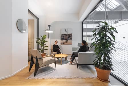 مکتب  للايجار في أم رمول، دبي - Spaces Gorch-Fock-Wall 4783 Hamburg Germany Business Club Gorch-Fock-Wall 1A. jpg