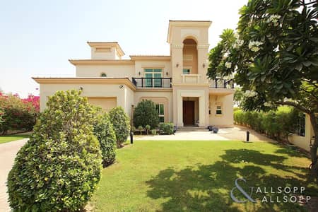 4 Bedroom Villa for Sale in Jumeirah Islands, Dubai - Entertainment Foyer | Large Plot | VOT 4 Bedroom Villa for Sale in Jumeirah Islands, Dubai - Entertainment Foyer | Large Plot | VOT
