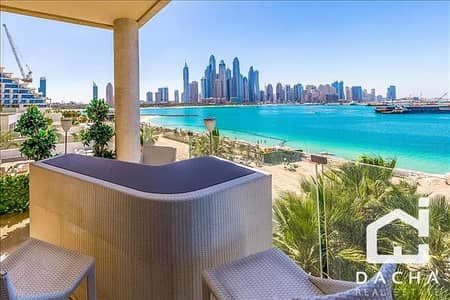 Vacant / Penthouse / Full Sea Views Vacant / Penthouse / Full Sea Views