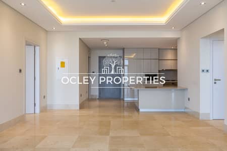 2 Bedroom Flat for Rent in Palm Jumeirah, Dubai - Luxurious Unit | Renovated | Full Sea View