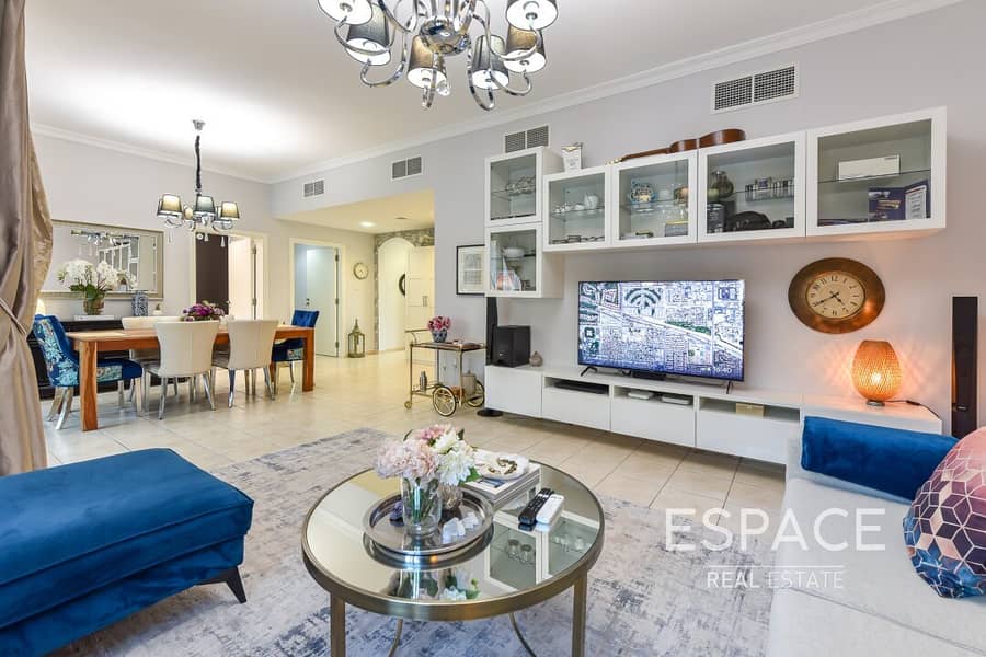 Rare 2 Beds plus Study | Near to Metro | Pool View Rare 2 Beds plus Study | Near to Metro | Pool View
