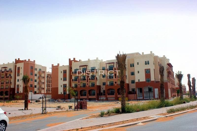 Large 2BR Apartment with Balcony in Al Ghadeer