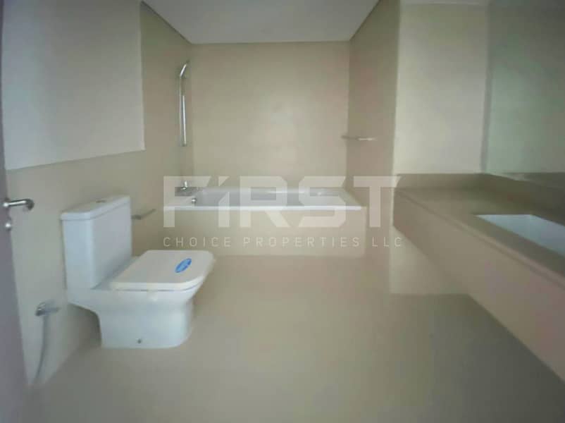 5 Internal Photos of 3 Bedroom Partment in Water s Edge Yas Island Abu Dhabi UAE (10). jpg