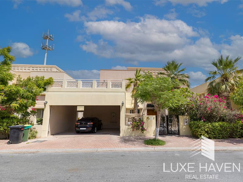 Golf Course Views | Private Pool | Immaculate Golf Course Views | Private Pool | Immaculate