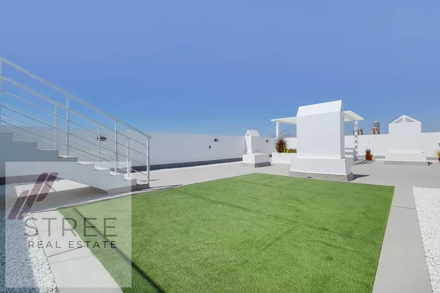 12 Roof recreational area