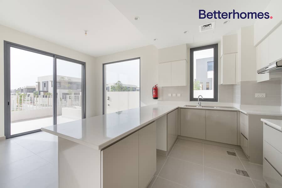 End Unit | Great Location | Landscaped End Unit | Great Location | Landscaped