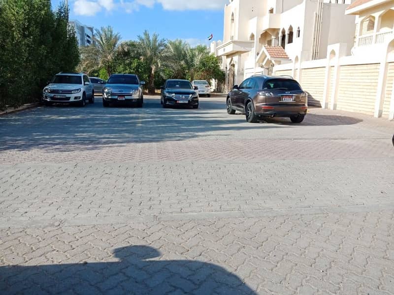 ZERO COMMISSION! FREE Parking! Very huge and cozy 1bhk in Najda St. Behind Burjeel Hospital ZERO COMMISSION! FREE Parking! Very huge and cozy 1bhk in Najda St. Behind Burjeel Hospital