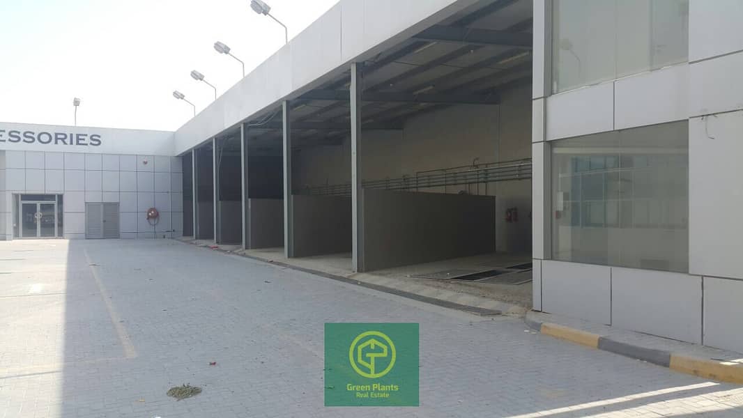 Sharjah 15,000 Sq. Ft open shed with built-in offices and rooms