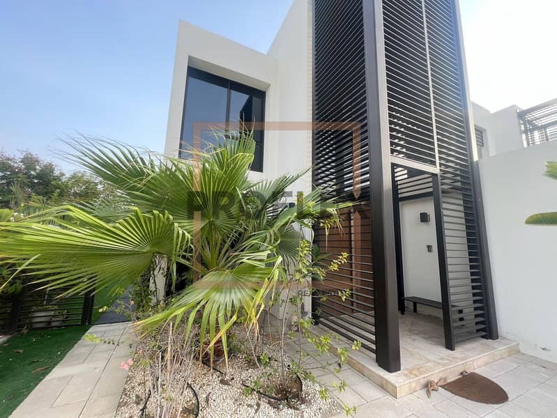 High Demand! I Unique Facilities | Luxurious 4 BR + M High Demand! I Unique Facilities | Luxurious 4 BR + M