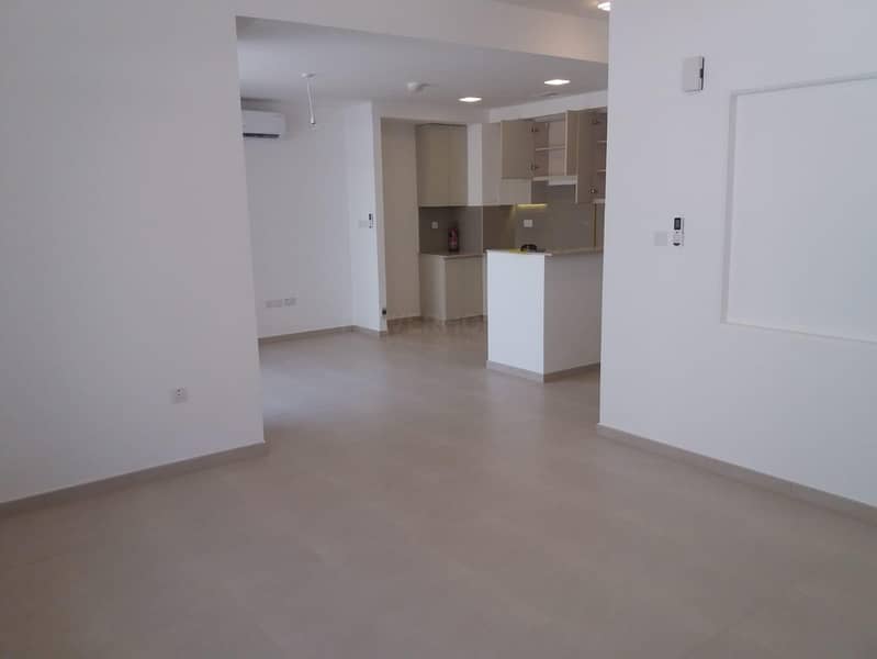 Spacious 3 Beds + Maids | Near Pool | Vacant Now Spacious 3 Beds + Maids | Near Pool | Vacant Now