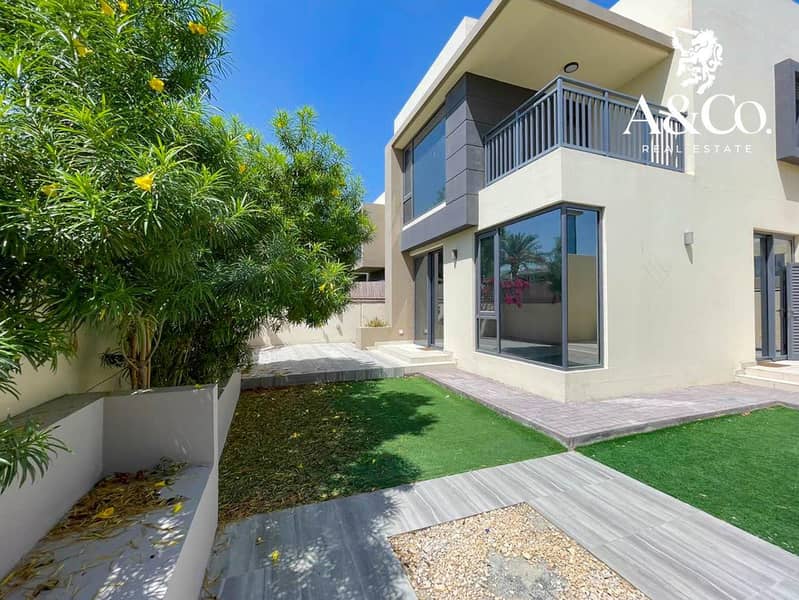 Single Row | Landscaped | Great Location Single Row | Landscaped | Great Location