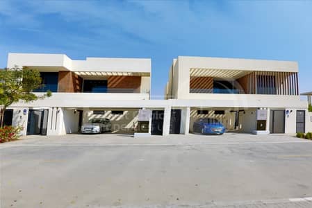 Invest Now!Homey Spacious Villa in Yas!! Invest Now!Homey Spacious Villa in Yas!!