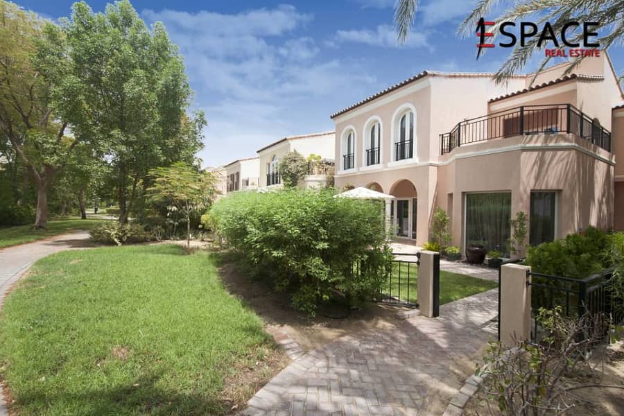 Exclusive | Townhouse | Close to Park and Pool