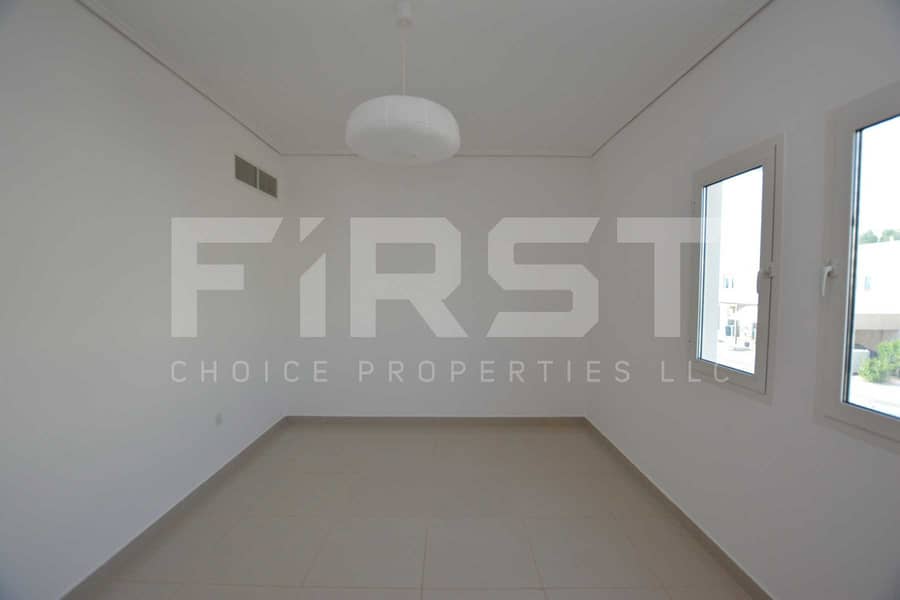 19 Internal Photo of 5 Bedroom Villa in Al Reef Villas 348.3 sq. m 3749 sq. ft (90). jpg