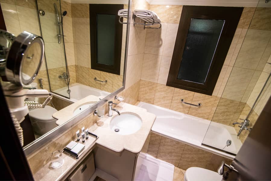9 MERCURE DUBAI Bathroom. jpg