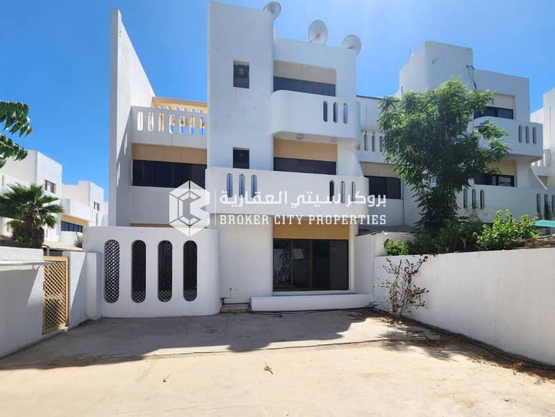 Large Villa + Maid ✅Closed kitchen ✅Available