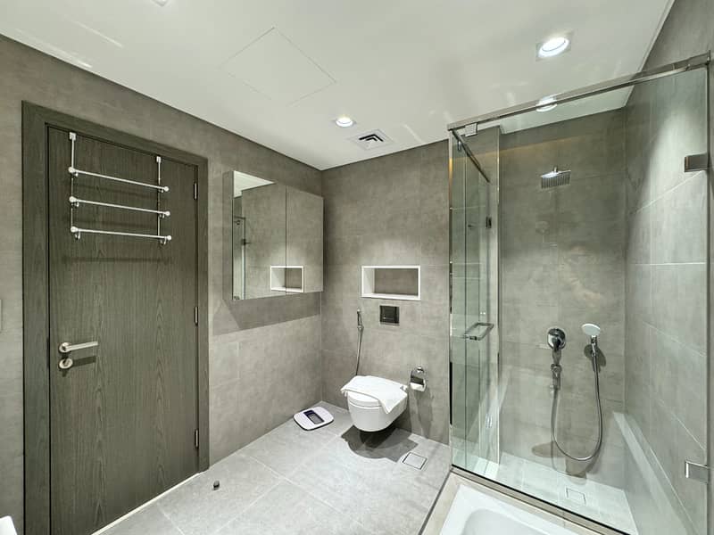 12 Bathroom Area