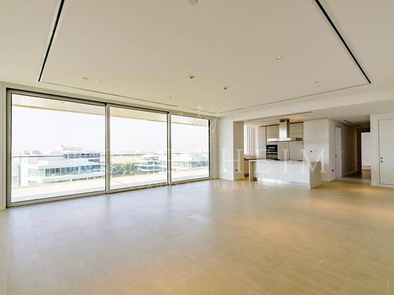 Downtown and Greenery Views | Excellent Condition Downtown and Greenery Views | Excellent Condition