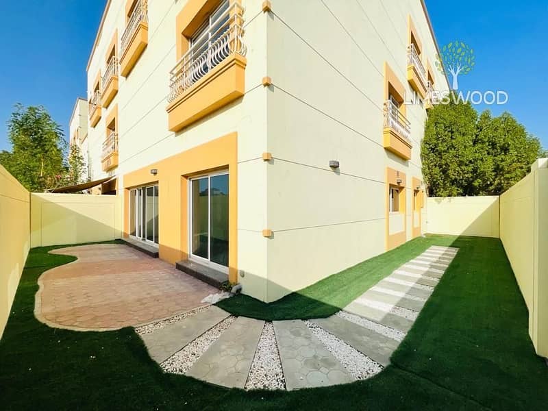 Spontaneous | 5 Master BR Villa In Gated Community Spontaneous | 5 Master BR Villa In Gated Community