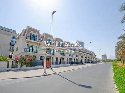 4 Bedroom Townhouse for Sale in Jumeirah Village Circle (JVC), Dubai - 4 Bed+Maids | Community View | Single Row