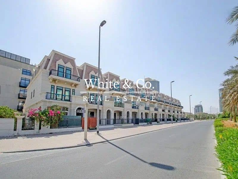 4 Bed+Maids | Community View | Single Row 4 Bed+Maids | Community View | Single Row