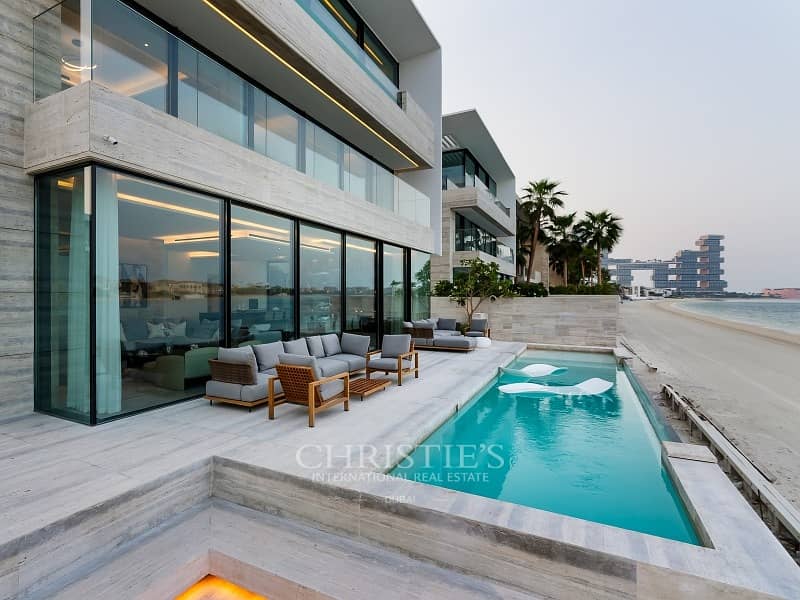 Architectural Villa Masterpiece on Palm Jumeirah Architectural Villa Masterpiece on Palm Jumeirah