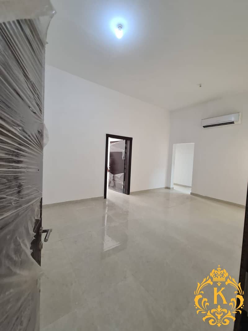 Квартира в Аль Шамха, 2 cпальни, 42000 AED - 6032328