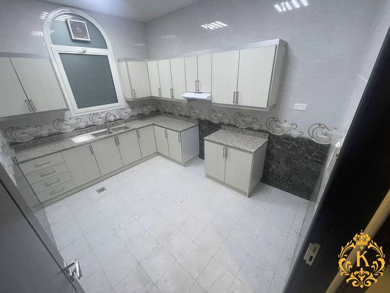 Квартира в Аль Шамха, 2 cпальни, 42000 AED - 6373091