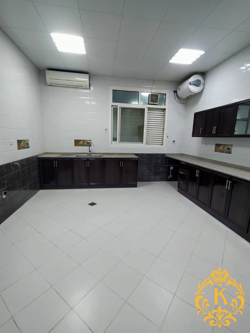 Квартира в Аль Шамха, 3 cпальни, 54000 AED - 6756362