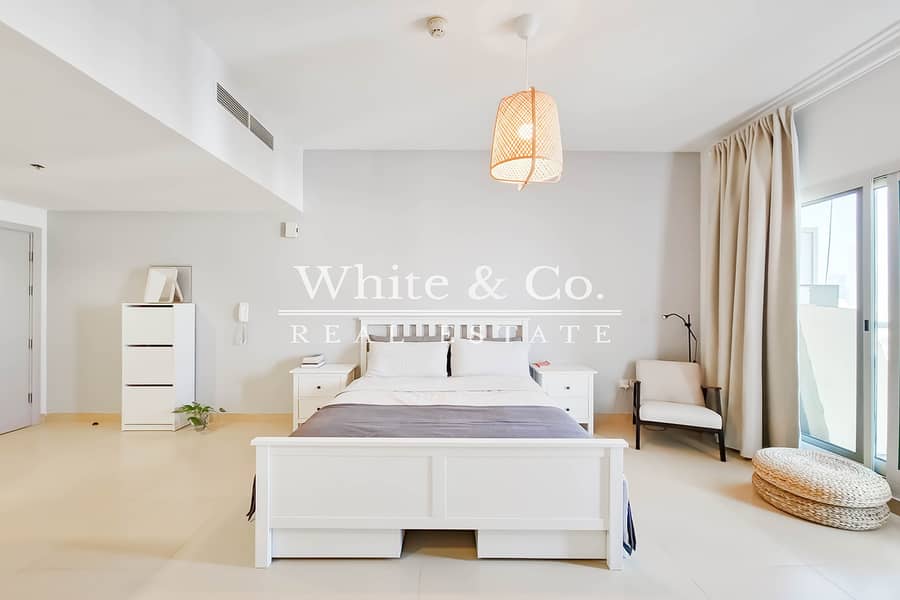 Vacant | Furnished | Perfect for Airbnb Vacant | Furnished | Perfect for Airbnb