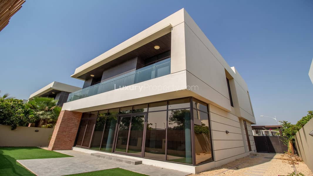 Single Row | Vacant Now | Huge Plot Single Row | Vacant Now | Huge Plot