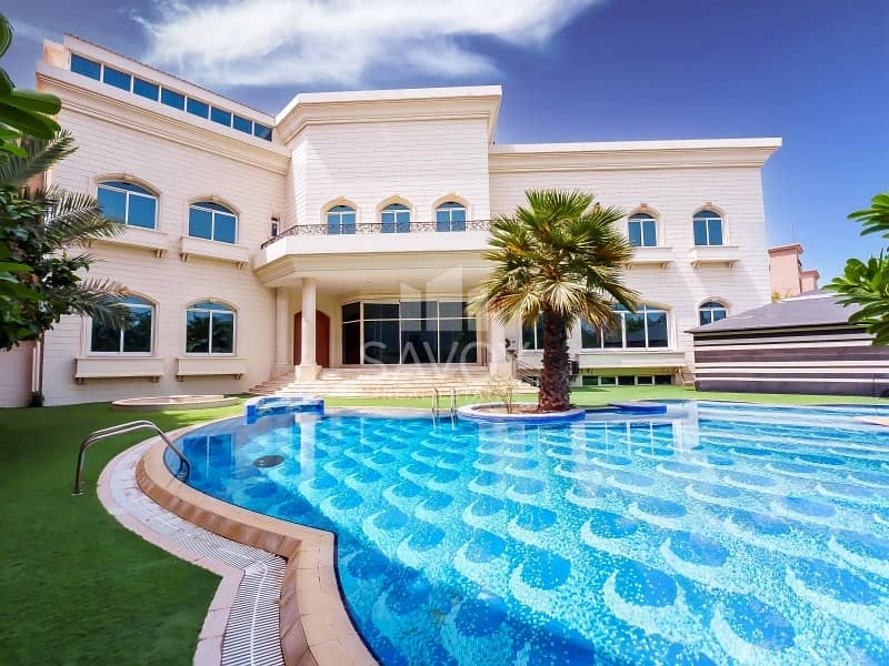 LUXURIOUS 7 BEDROOM VILLA WITH PRIVATE POOL LUXURIOUS 7 BEDROOM VILLA WITH PRIVATE POOL