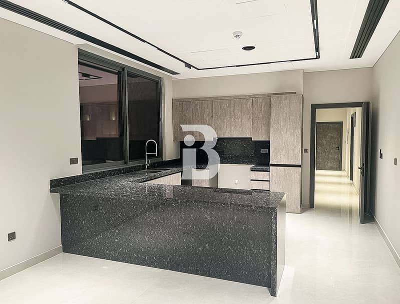 Vacant|Exclusive|Spacious & Customized Villa Vacant|Exclusive|Spacious & Customized Villa