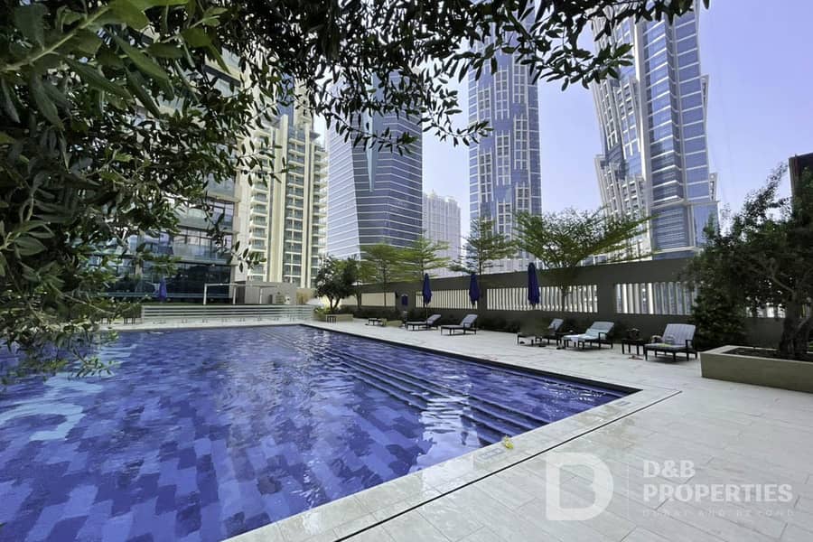 Vacant | High floor | Near Metro | City Views Vacant | High floor | Near Metro | City Views