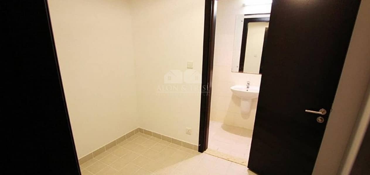 6 JLT Green lakes S3 Spacious 2 bed room + maid's 1680