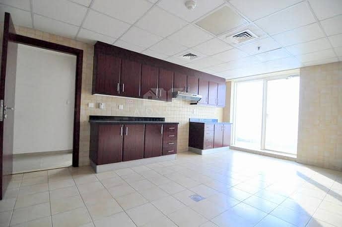 9 Full Sea/Palm View Large 2 bed+M+L Emirates Crown