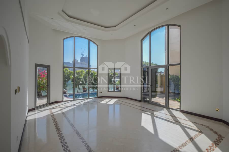 11 New listing | Exclusive 4 bed Central Rotunda