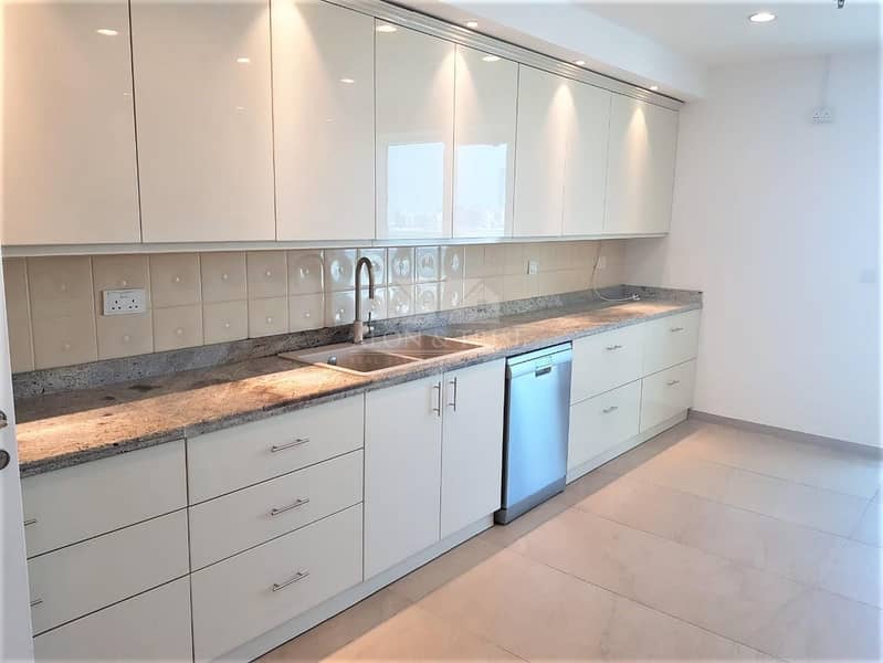 8 Full Sea/Palm View Large 2 bed+M+L Upgraded